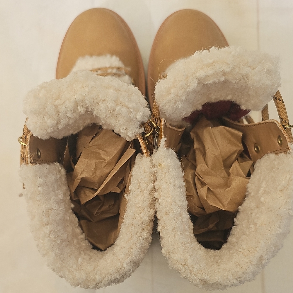 Tommy Hilfiger Tan Shearling Winter Boots - Picture 5 of 9